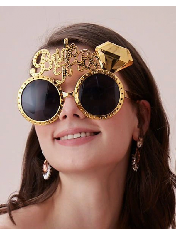 Altın Renk Bride To Be Yazılı Gelin Gözlüğü 15x10 Cm… Altın Renk Bride To Be Yazılı Gelin Gözlüğü 15x10 Cm…