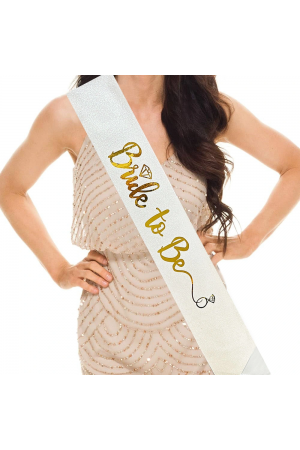 Beyaz Üzeri Altın İtalik Alyanslı Bride To Be Yazılı Simli Işıltı… Beyaz Üzeri Altın İtalik Alyanslı Bride To Be Yazılı Simli Işıltı…