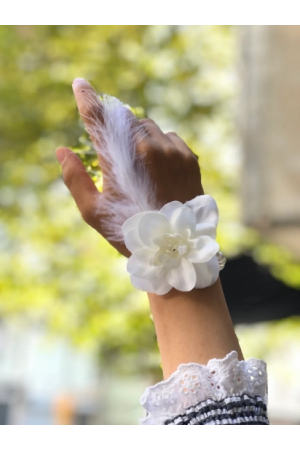 Bride To Be Nedime Gelin Bilekliği Tüy Ve İnci Boncuk Detaylı Beyaz Re&hellip;