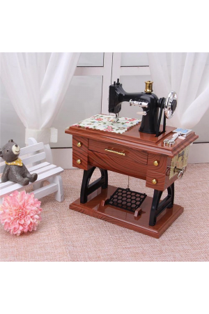 Dikiş Makinesi Görünümlü Müzik Kutusu… Dikiş Makinesi Görünümlü Müzik Kutusu…