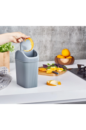 Döner Kapaklı Mini Çöp Kovası 2.5 Lt… Döner Kapaklı Mini Çöp Kovası 2.5 Lt…