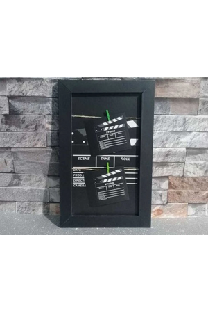 Klaket Tasarımlı İpli Ve Mandallı Fotoğraf Çerçevesi No: 1… Klaket Tasarımlı İpli Ve Mandallı Fotoğraf Çerçevesi No: 1…