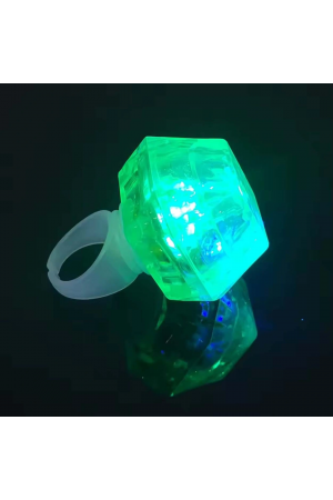 Kristal Tasarımlı Led Glow Işıklı 3 Modlu Yeşil Yüzük 3.5 X 5 Cm&hellip;
