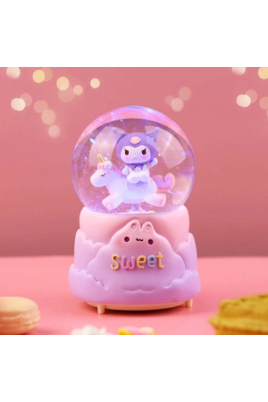 Kuromi İçi Dönmeli Püskürtmeli Işıklı Müzikli Kar Küresi Bü… Kuromi İçi Dönmeli Püskürtmeli Işıklı Müzikli Kar Küresi Bü…