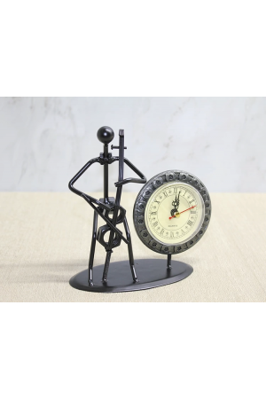 Metal Saatli Keman Çalan Müzisyen Alk4333&hellip;