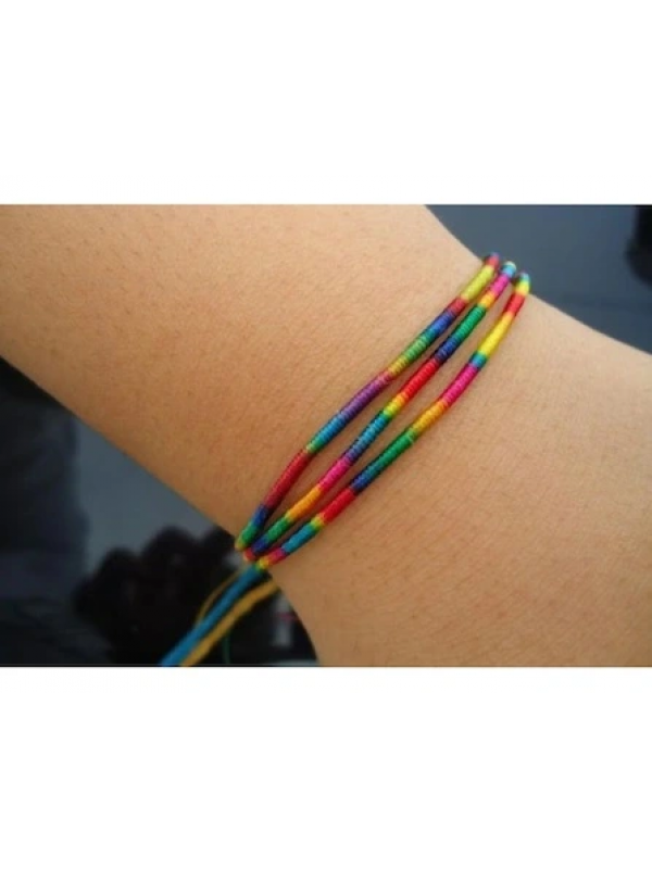 Renkli Şans Bileklikleri ( 6 Adet )… Renkli Şans Bileklikleri ( 6 Adet )…