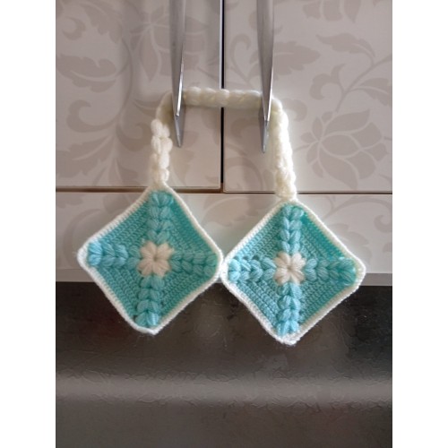 El Yapımı Dekoratif Mutfak Tutacak Mavi-Beyaz)