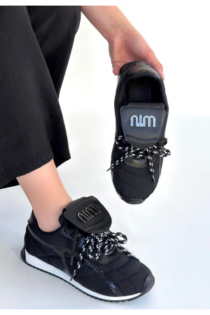 Dissa Siyah Cilt Bağcıklı Paraşüt Detaylı Spor Ayakkabı… Dissa Siyah Cilt Bağcıklı Paraşüt Detaylı Spor Ayakkabı…