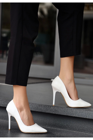 Hillar Beyaz Cilt Stiletto Ayakkabı&hellip;
