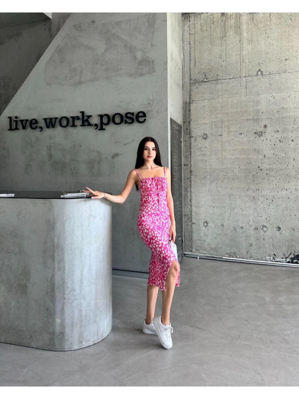 Kaşkorse Desenli askılı elbise&hellip;