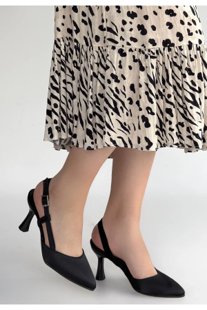 Minde Siyah Saten Topuklu Ayakkabı… Minde Siyah Saten Topuklu Ayakkabı…